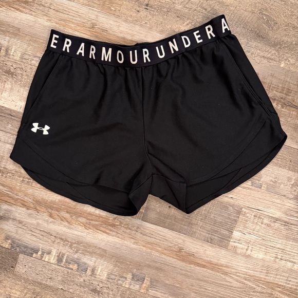 Under Armour Pants - Under Armour HeatGear Shorts Women’s Medium Black Athletic Running Gym Shorts